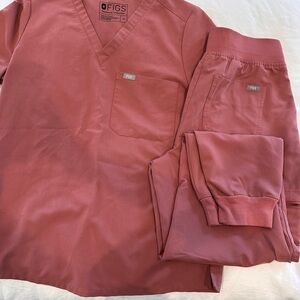 Figs Technical Collection Scrub Set in mauve